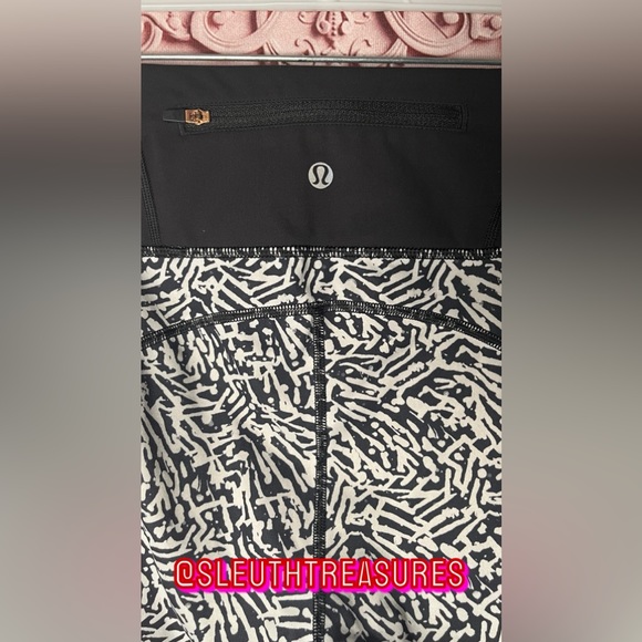 Lululemon Pace Pusher High Rise Crop Leggings Black White Animal Print Size 6 - Picture 3 of 9